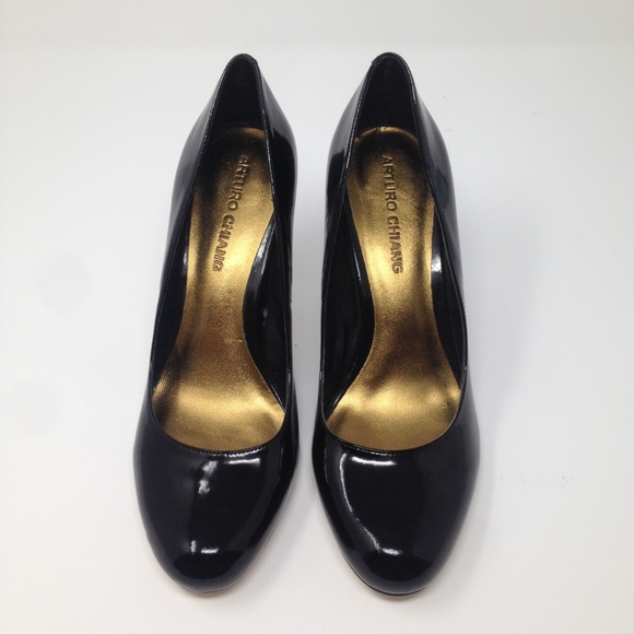 Arturo Chiang Shoes - Arturo Chiang Black Leather Upper Slip-On 7.5 M